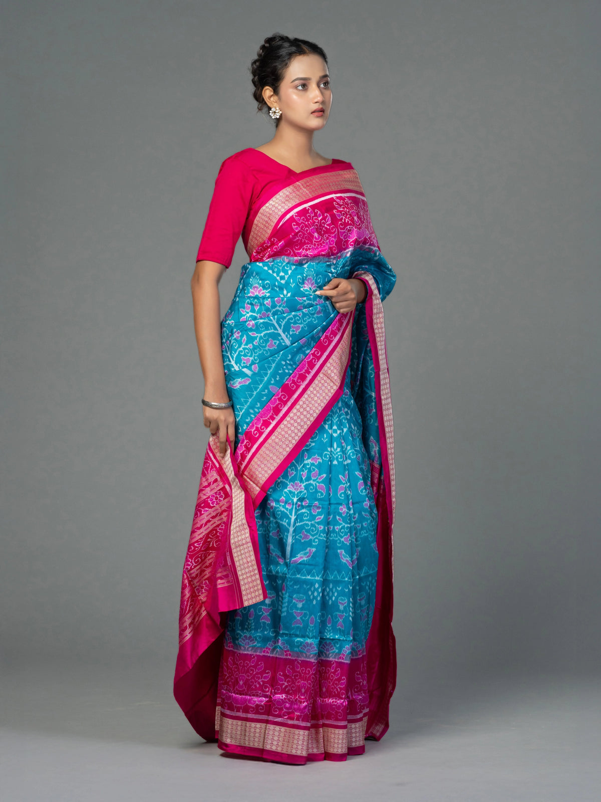 Magenta & Turquoise Mulberry Silk Single Ikat Saree - Pallu and anchal detail