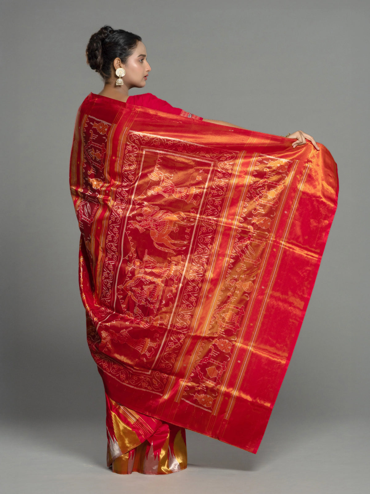 Red & Gold Handwoven Full Tissue Silk Royal Saree - Body motifs and craftsmanship