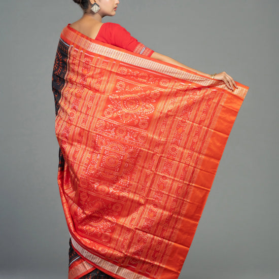 Black & Rust Pure Mulberry Silk Single Ikat Saree - Pallu and anchal detail