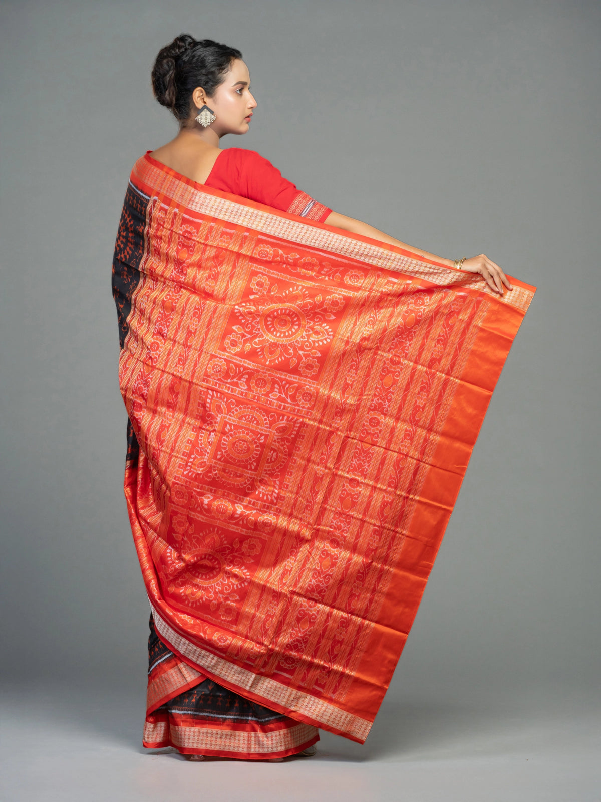 Black & Rust Pure Mulberry Silk Single Ikat Saree - Pallu and anchal detail