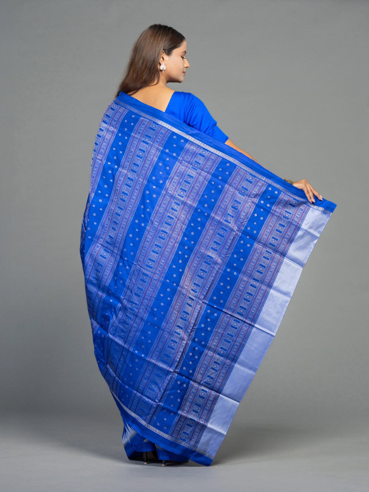 Exclusive Blue Pure Mulberry Silk Bomkai Saree - Border and weave close-up