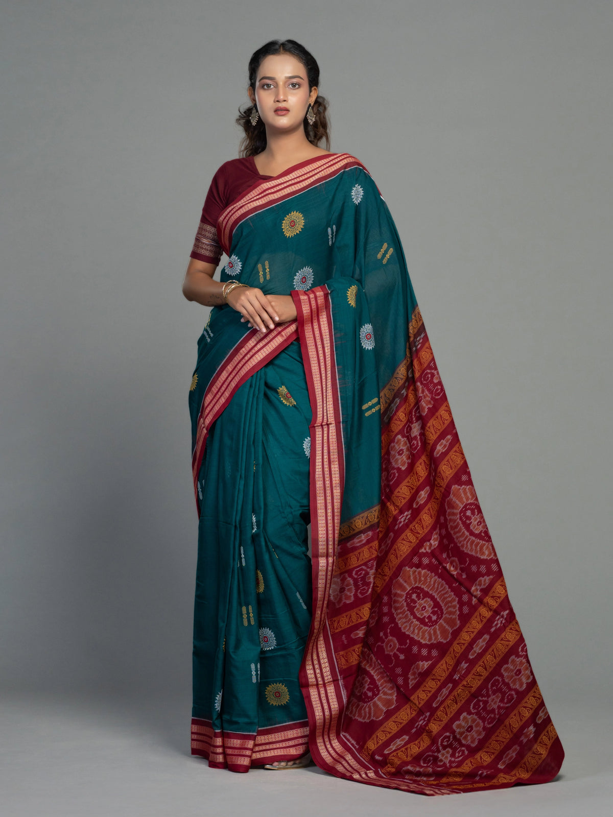 Deep Teal & Maroon Cotton Bomkai Saree - Fabric texture and drape