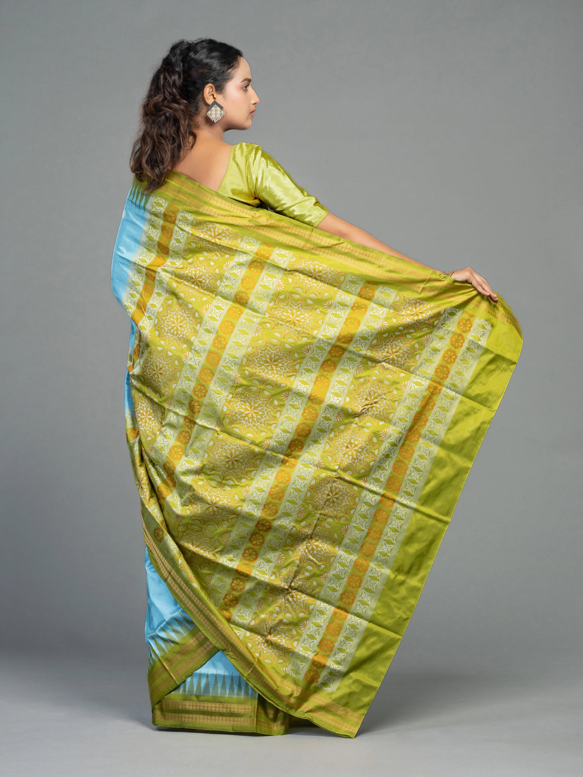 Sky Blue & Olive Green Mulberry Silk Bomkai Saree - Pallu and anchal detail