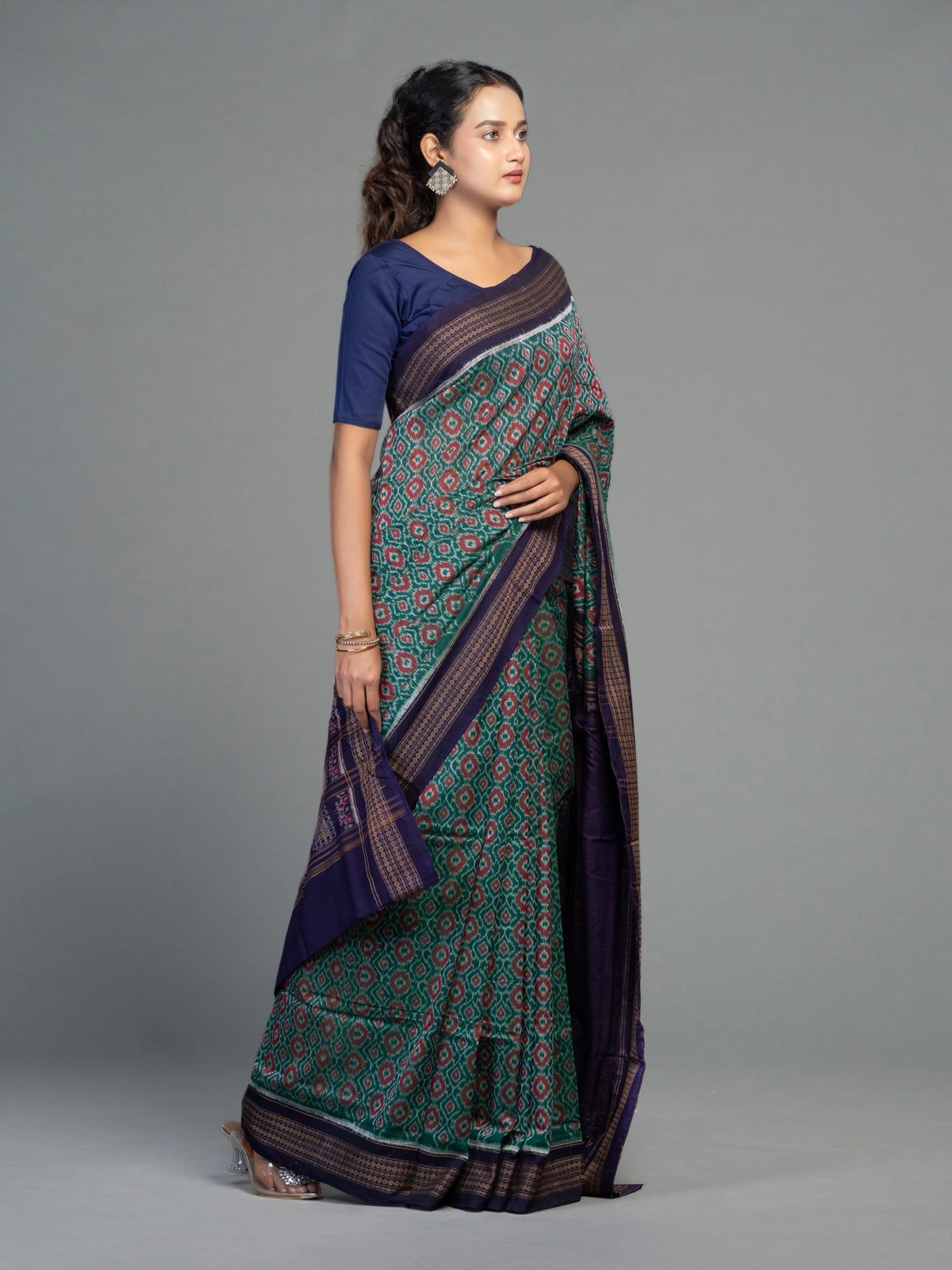 Teal & Green Fine Cotton Single Ikat Saree - Border and weave close-up