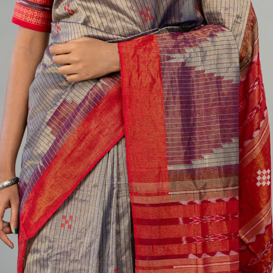 Grey & Muted Red Cotton Tissue Bomkai Saree - Fabric texture and drape