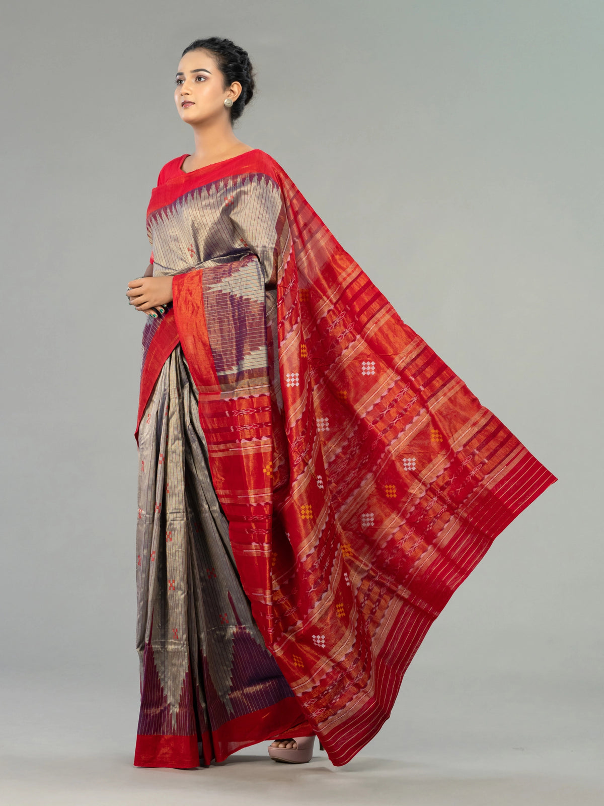 Grey & Muted Red Cotton Tissue Bomkai Saree - Border and weave close-up
