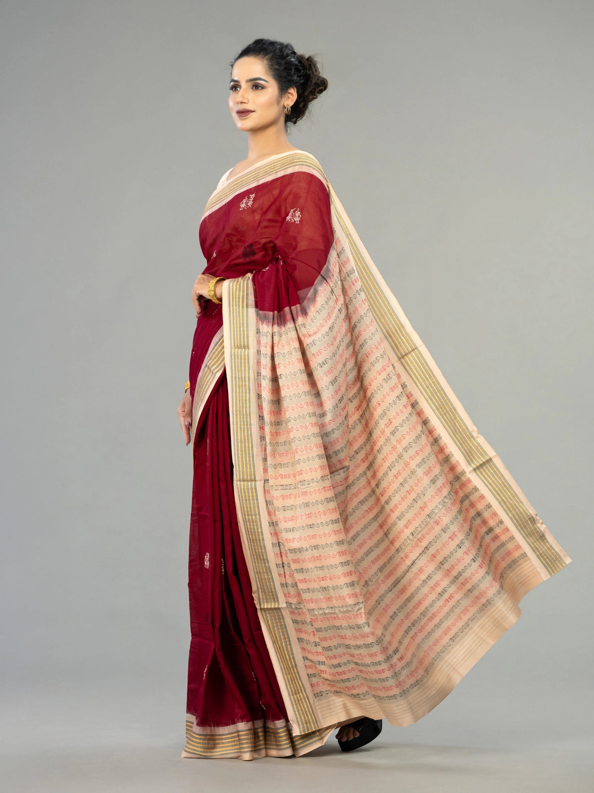 Wine Red & Cream Pure Cotton Bomkai Saree - Border and weave close-up
