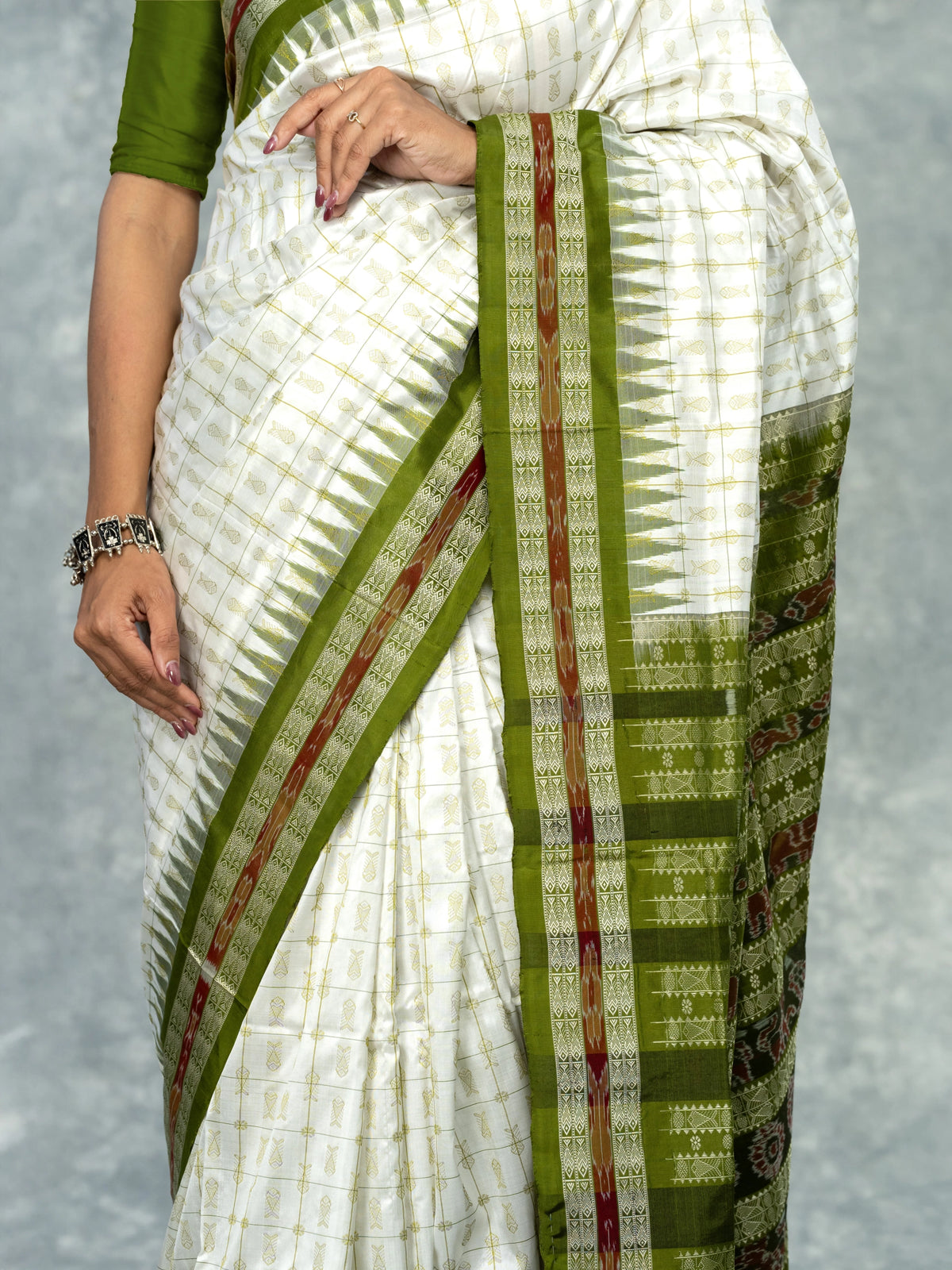 Olive Green & Ivory Mulberry Silk Bomkai Saree - Fabric texture and drape