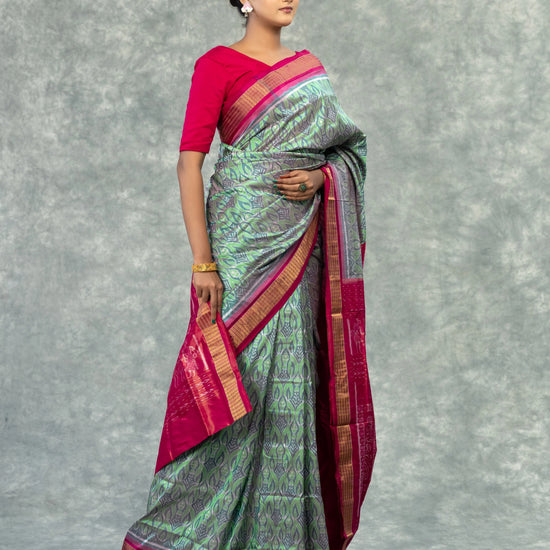 Luxury Green & Mauve Pure Silk Tissue Saree - Pallu and anchal detail